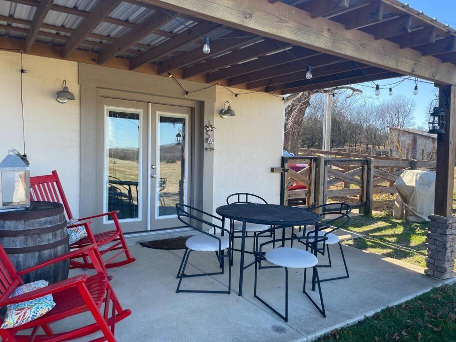 Pleasant Valley Farm Dairy Barn Writer'S Retreat Columbia Exterior foto